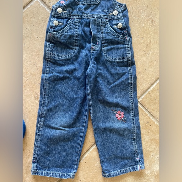 Vintage Girls Genuine Kids Oshkosh Denim Overalls with Embroidered Flowers - Picture 6 of 11